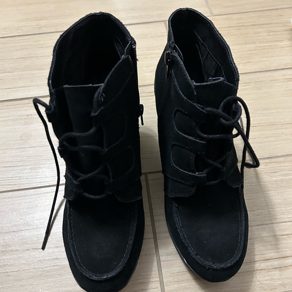 Nine West black tie up booties. Never worn. - Picture 2 of 3